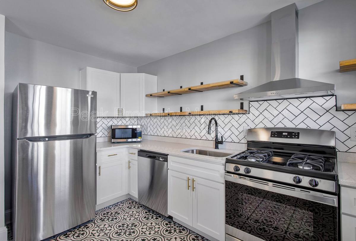 Townhouse for rent at 402 S Center St, Ashland, VA 23005
