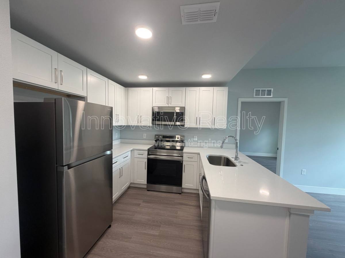 Apartment for rent at 2240 Florida Dr, Deltona, FL 32738