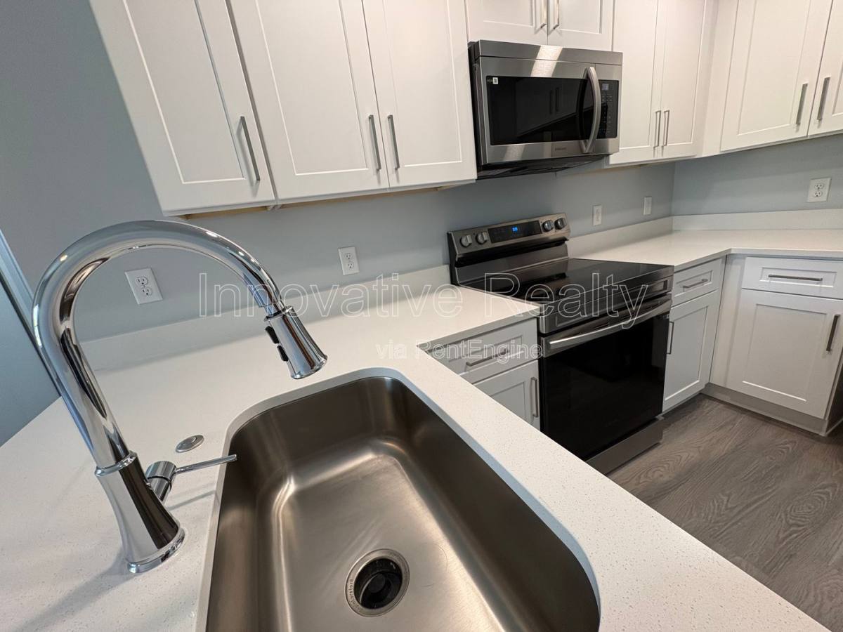 Apartment for rent at 2240 Florida Dr, Deltona, FL 32738