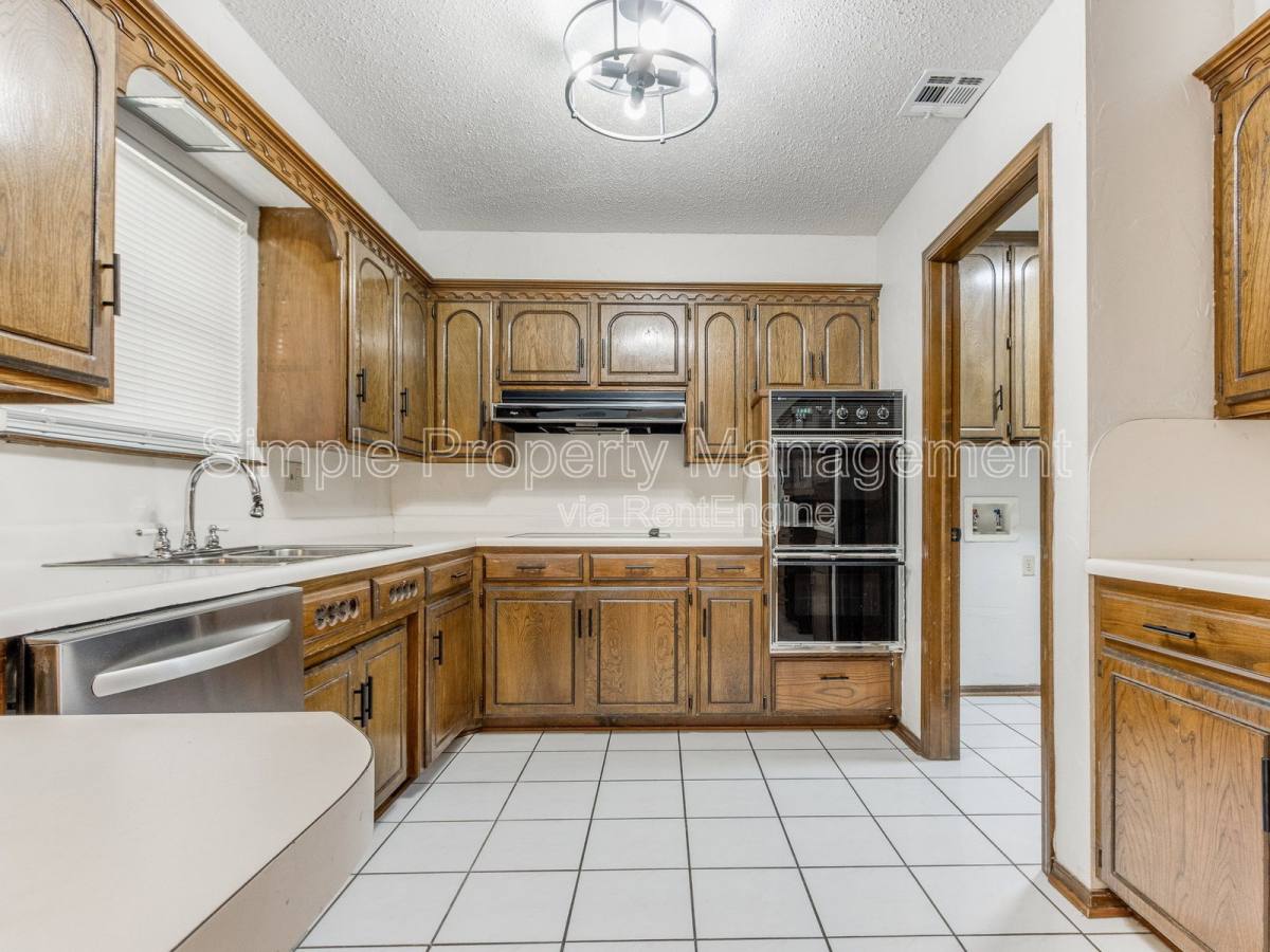 House for rent at 5816 NW 90th St, Oklahoma City, OK 73132