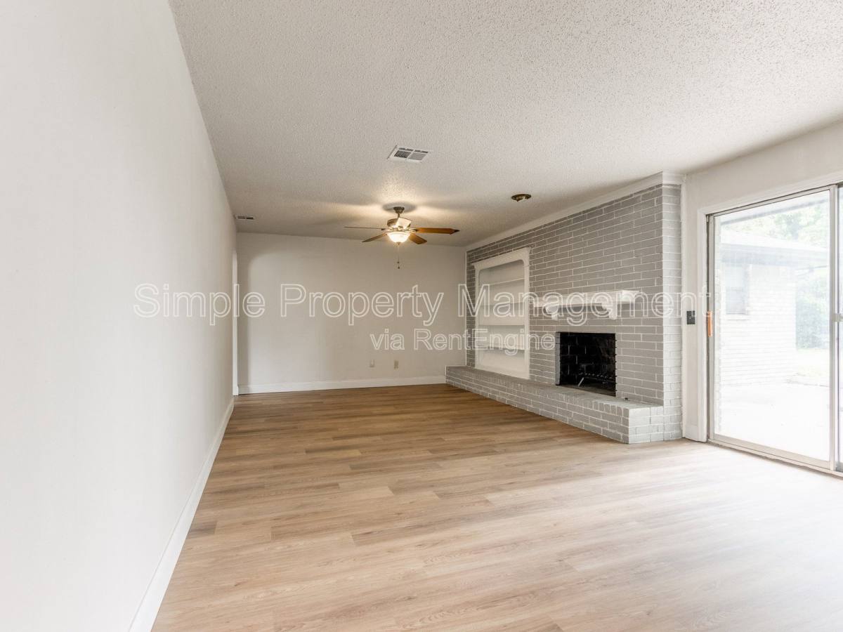 House for rent at 5816 NW 90th St, Oklahoma City, OK 73132