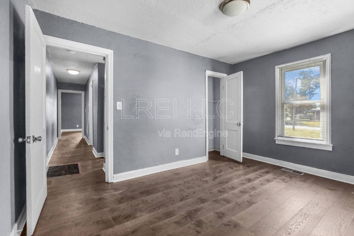 Apartment for rent at 1443 S 32nd St #2, Louisville, KY 40211