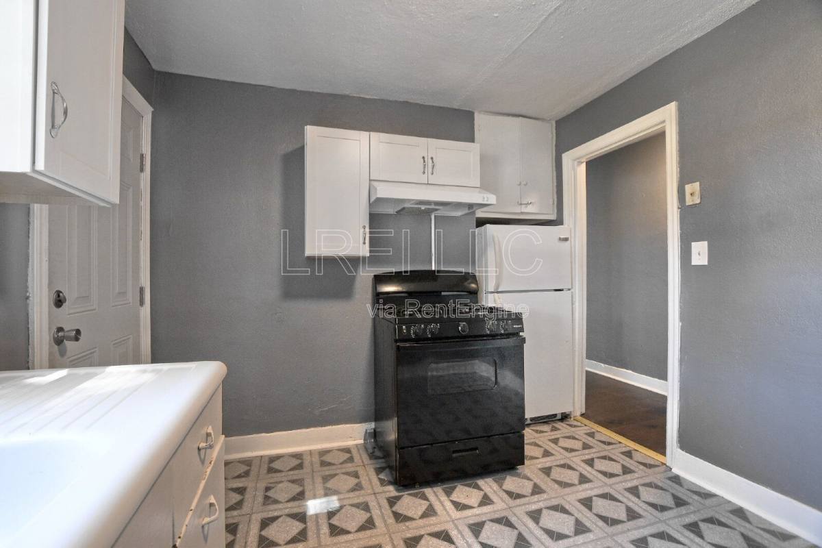 Apartment for rent at 1443 S 32nd St #2, Louisville, KY 40211