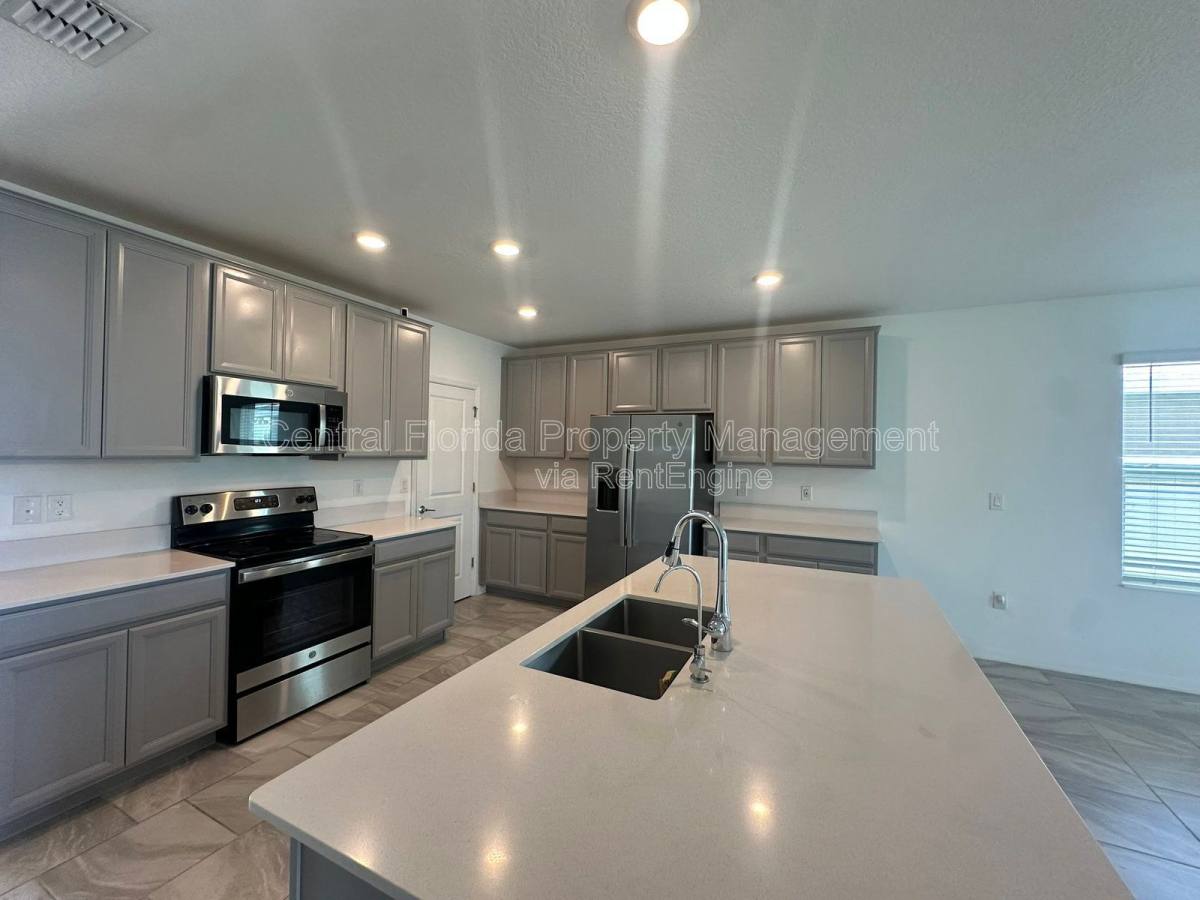 House for rent at 373 Pineywoods St, Saint Cloud, FL 34772