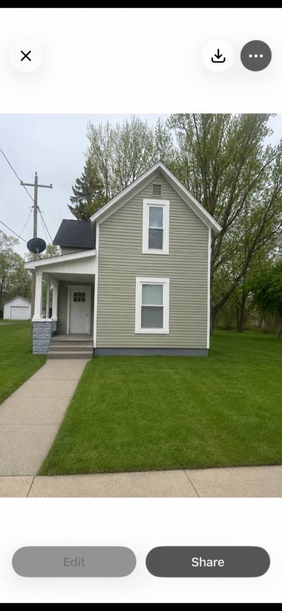 House for rent at 719 Cleveland Ave, Elkhart, IN 46516