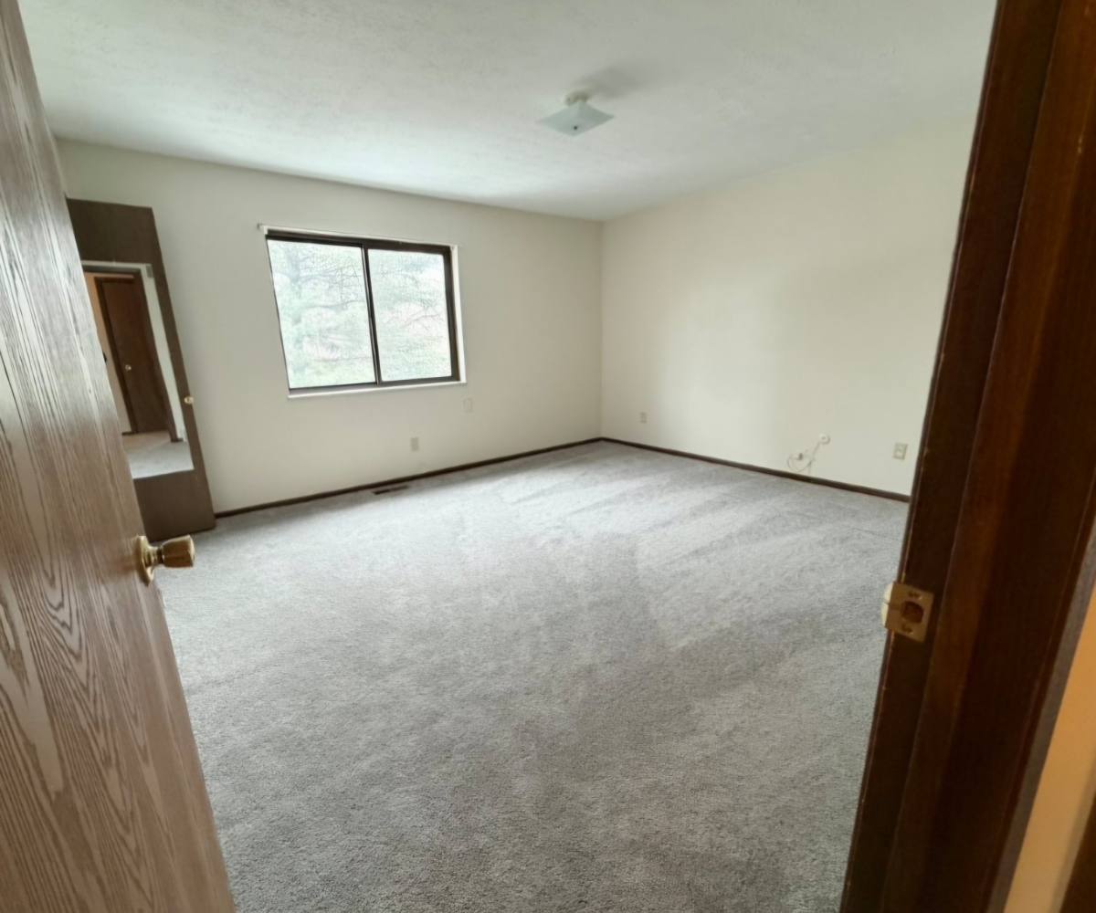 Townhouse for rent at 636 Portage Lakes Dr, Akron, OH 44319