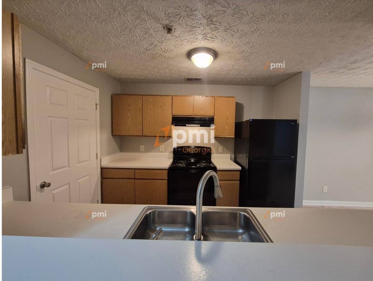 Condo for rent at 2204 Fairington Village Dr, Lithonia, GA 30038
