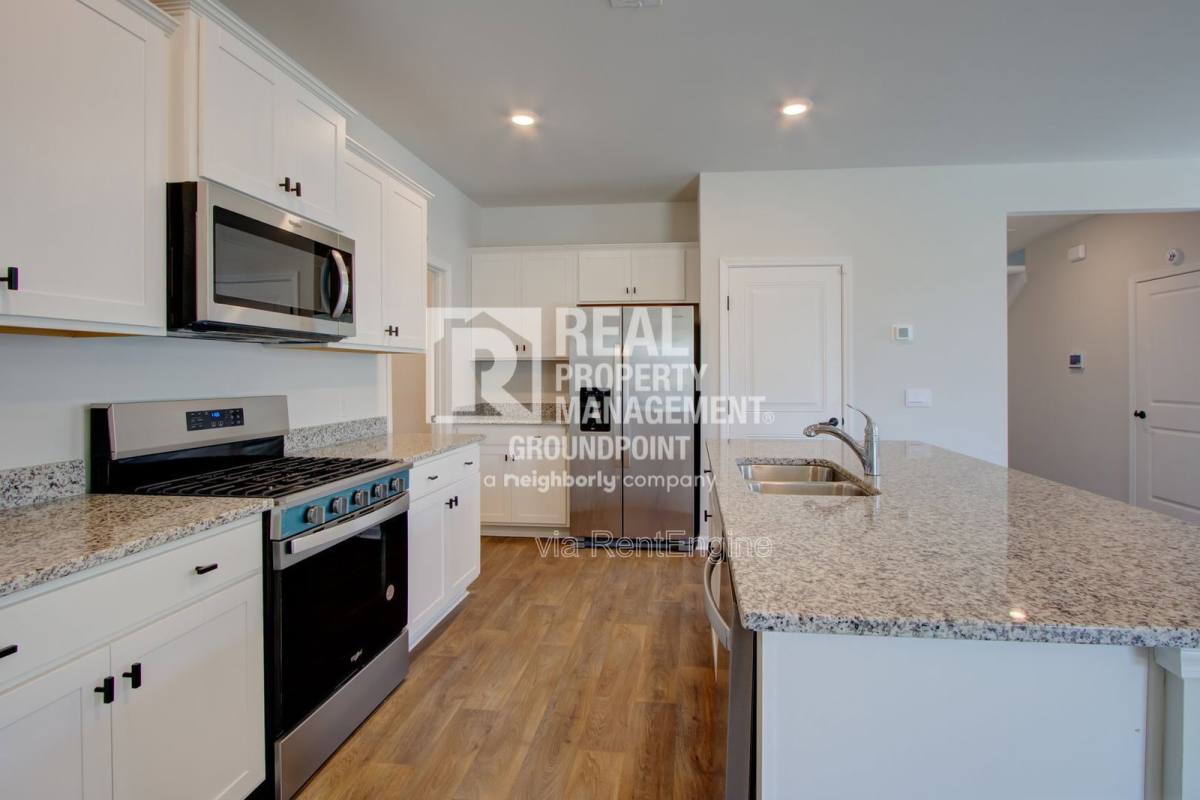 House for rent at 729 Long Bluff Rd, Moncks Corner, SC 29461