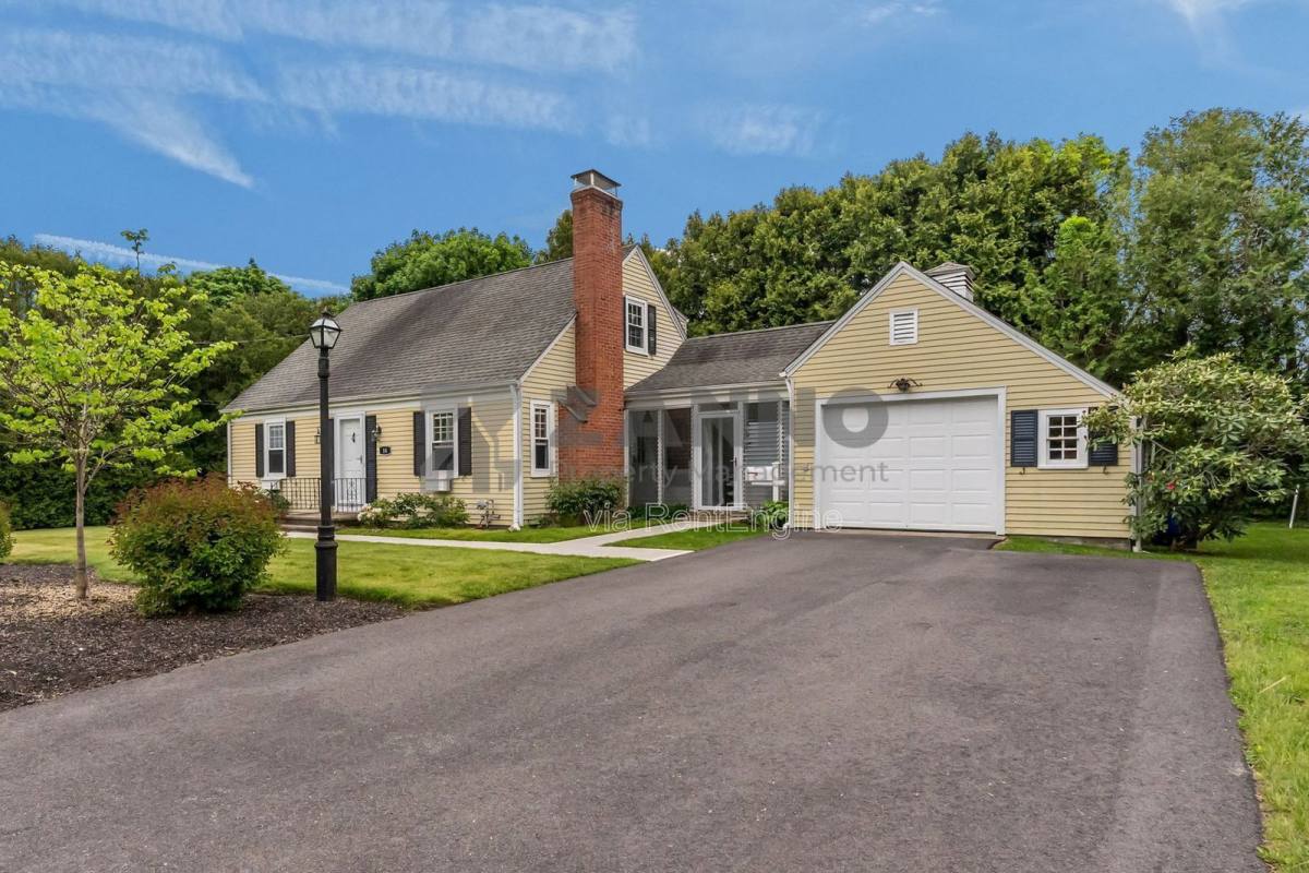 House for rent at 14 Verndale Circle, Bristol, RI 02809