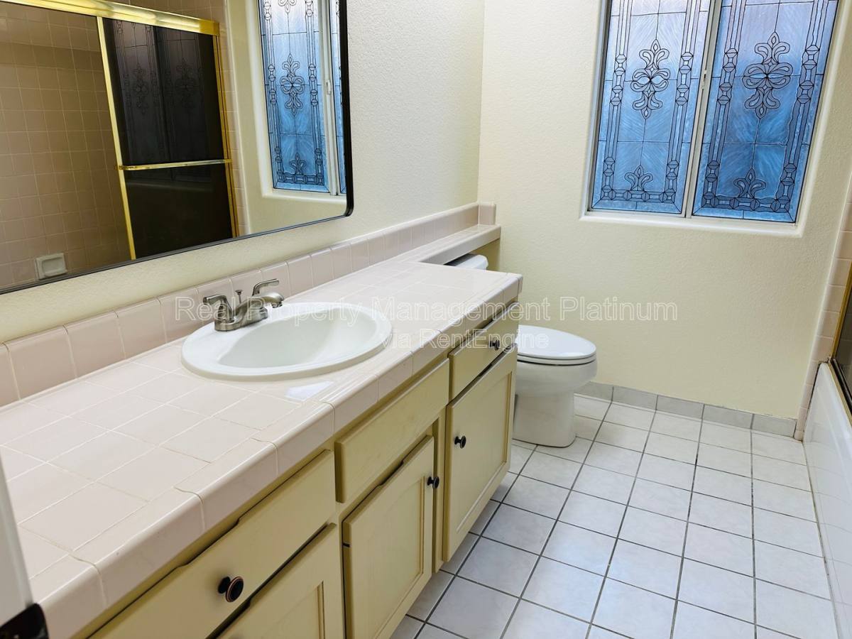 House for rent at 8552 N Meridian Ave, Fresno, CA 93720