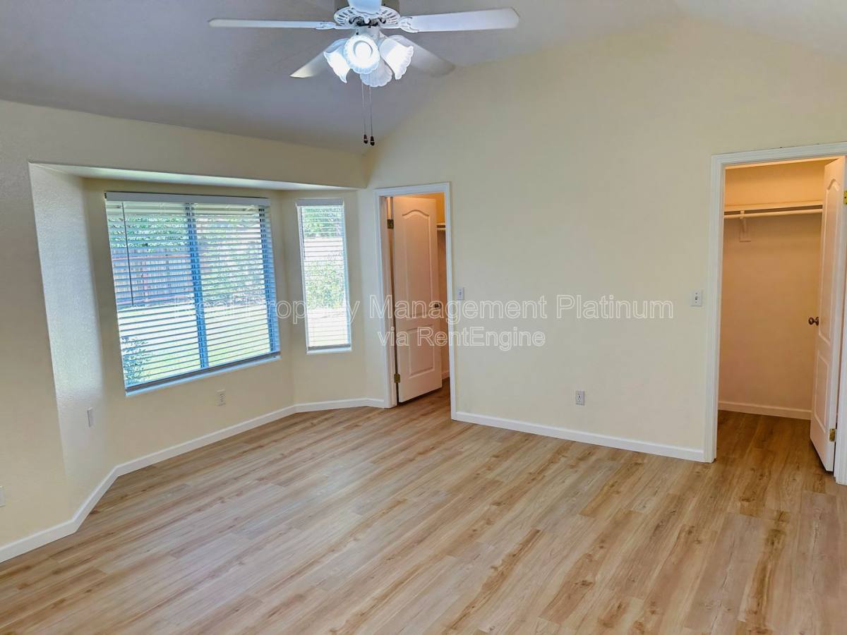 House for rent at 8552 N Meridian Ave, Fresno, CA 93720