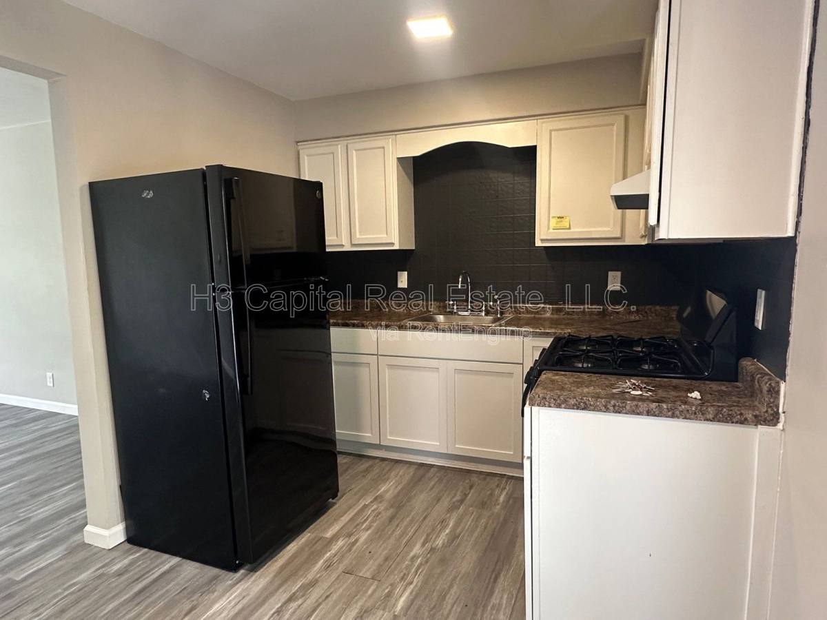 Apartment for rent at 219 N 48th St #4, Belleville, IL 62226