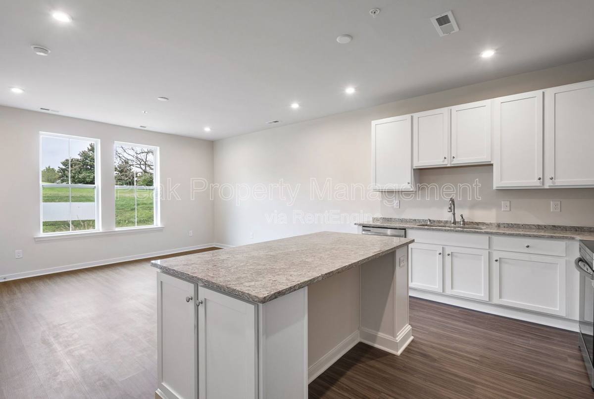 Townhouse for rent at 14445 Hancock Towns Dr, Chesterfield, VA 23832