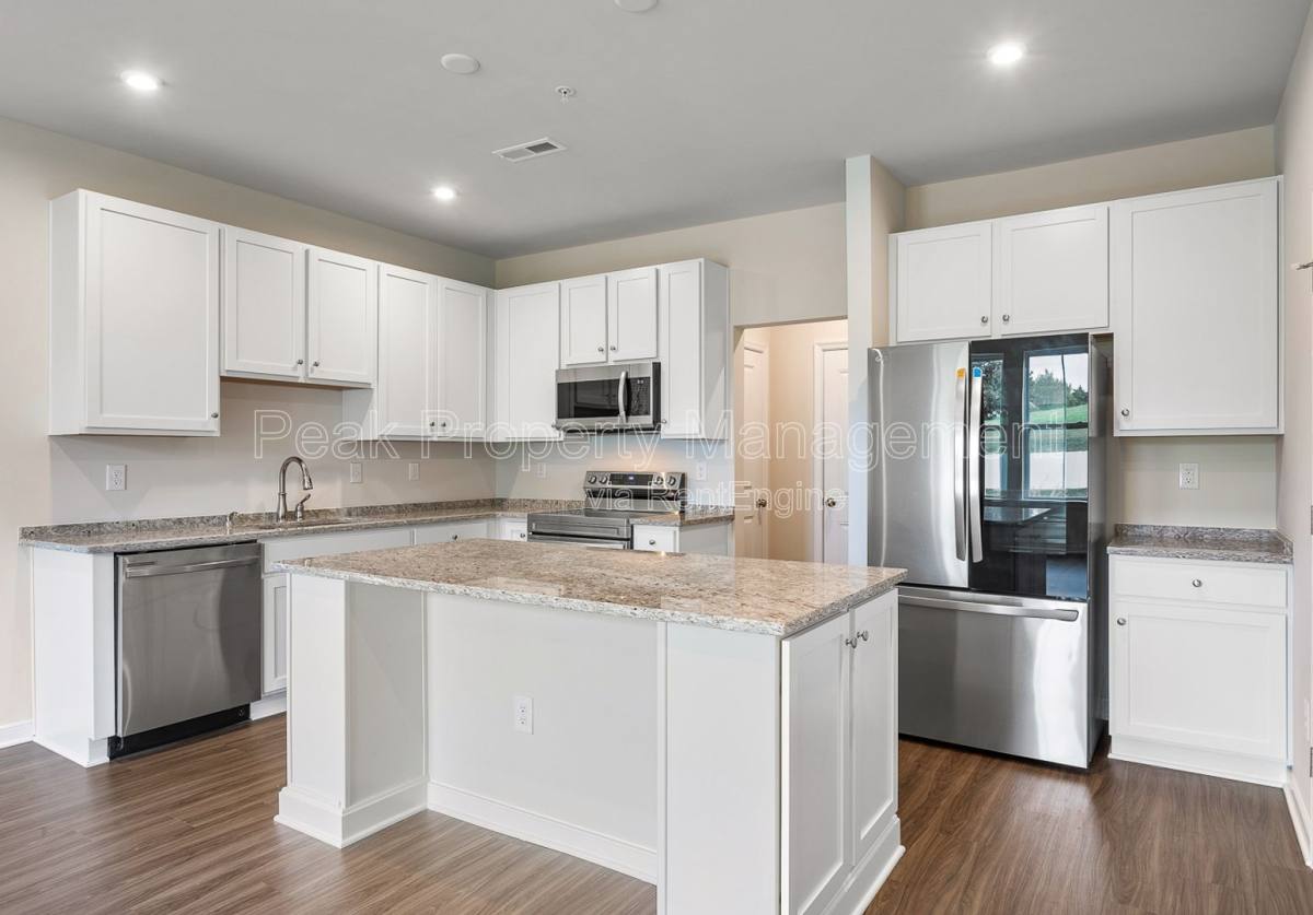 Townhouse for rent at 14445 Hancock Towns Dr, Chesterfield, VA 23832