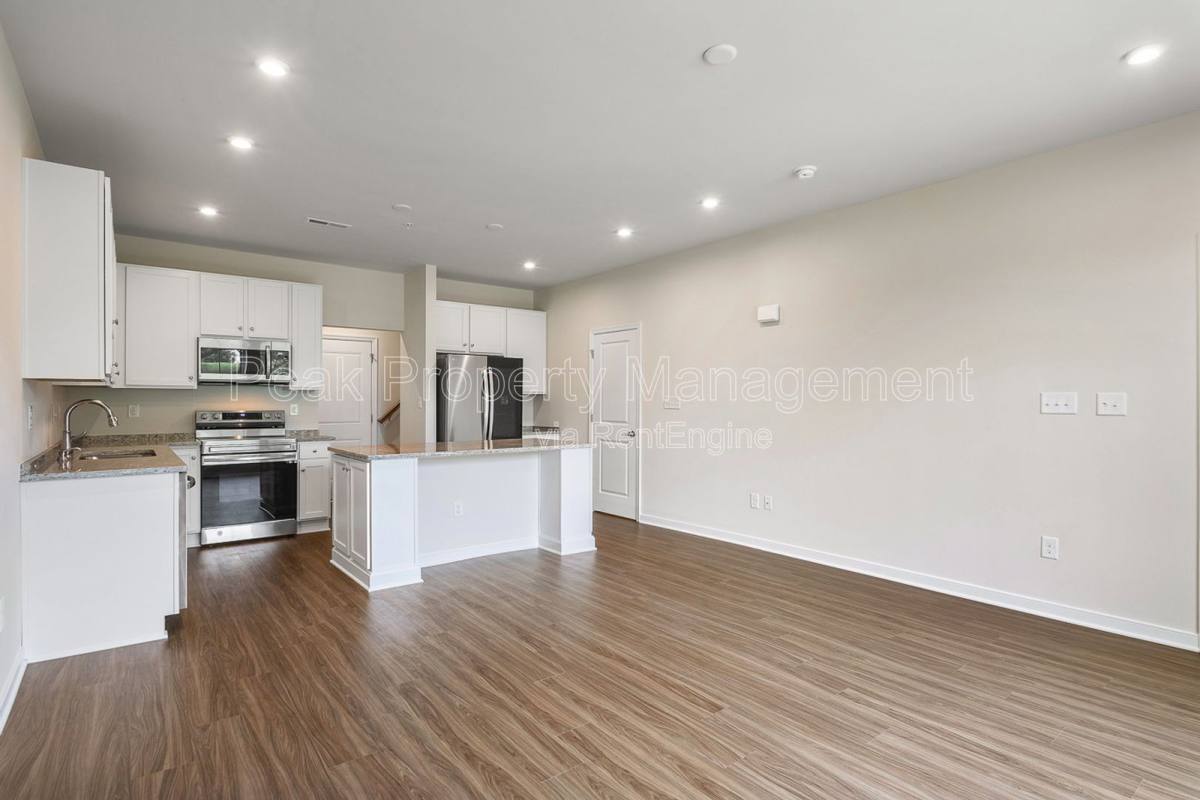 Townhouse for rent at 14445 Hancock Towns Dr, Chesterfield, VA 23832