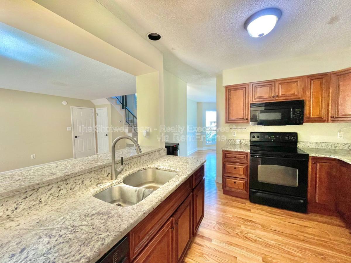 House for rent at 1363 Wenlock Rd, Knoxville, TN 37922