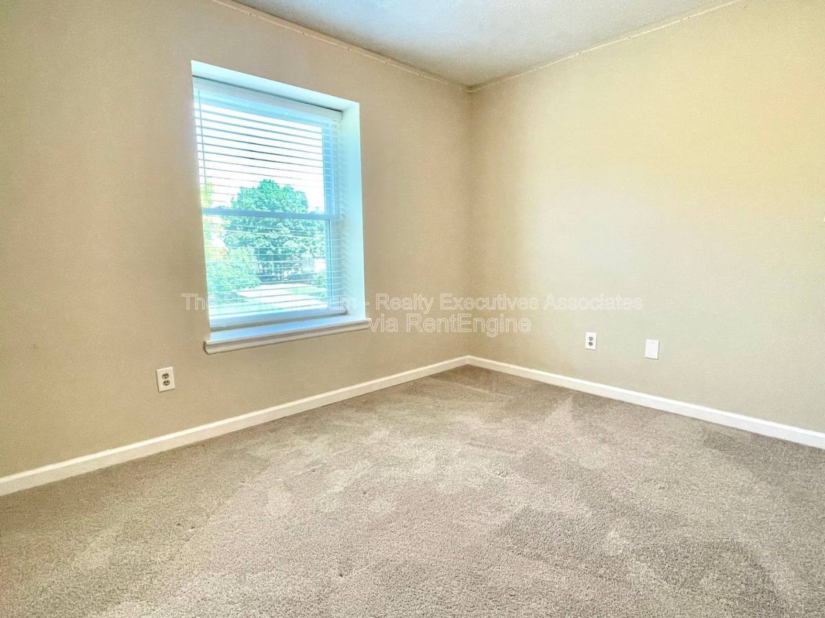 House for rent at 1363 Wenlock Rd, Knoxville, TN 37922
