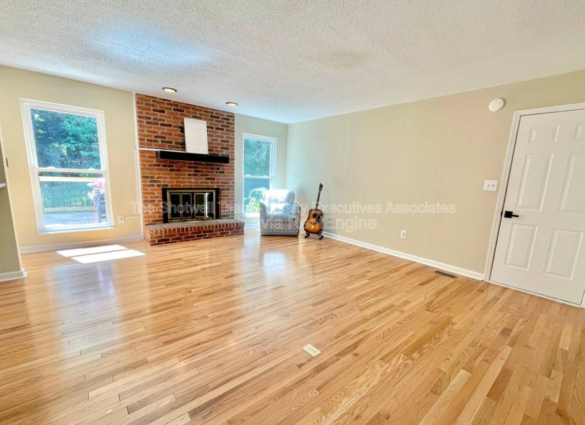 House for rent at 1363 Wenlock Rd, Knoxville, TN 37922