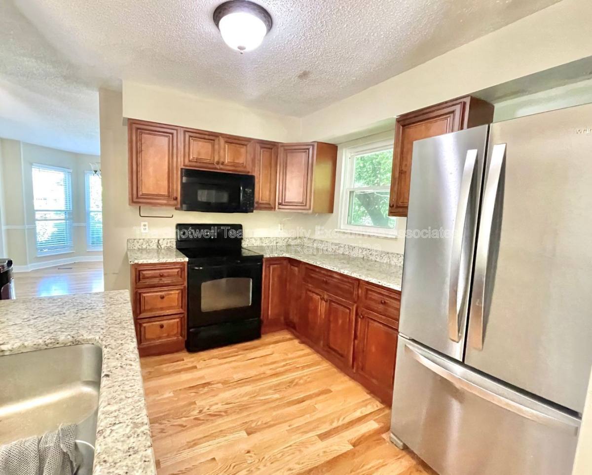 House for rent at 1363 Wenlock Rd, Knoxville, TN 37922
