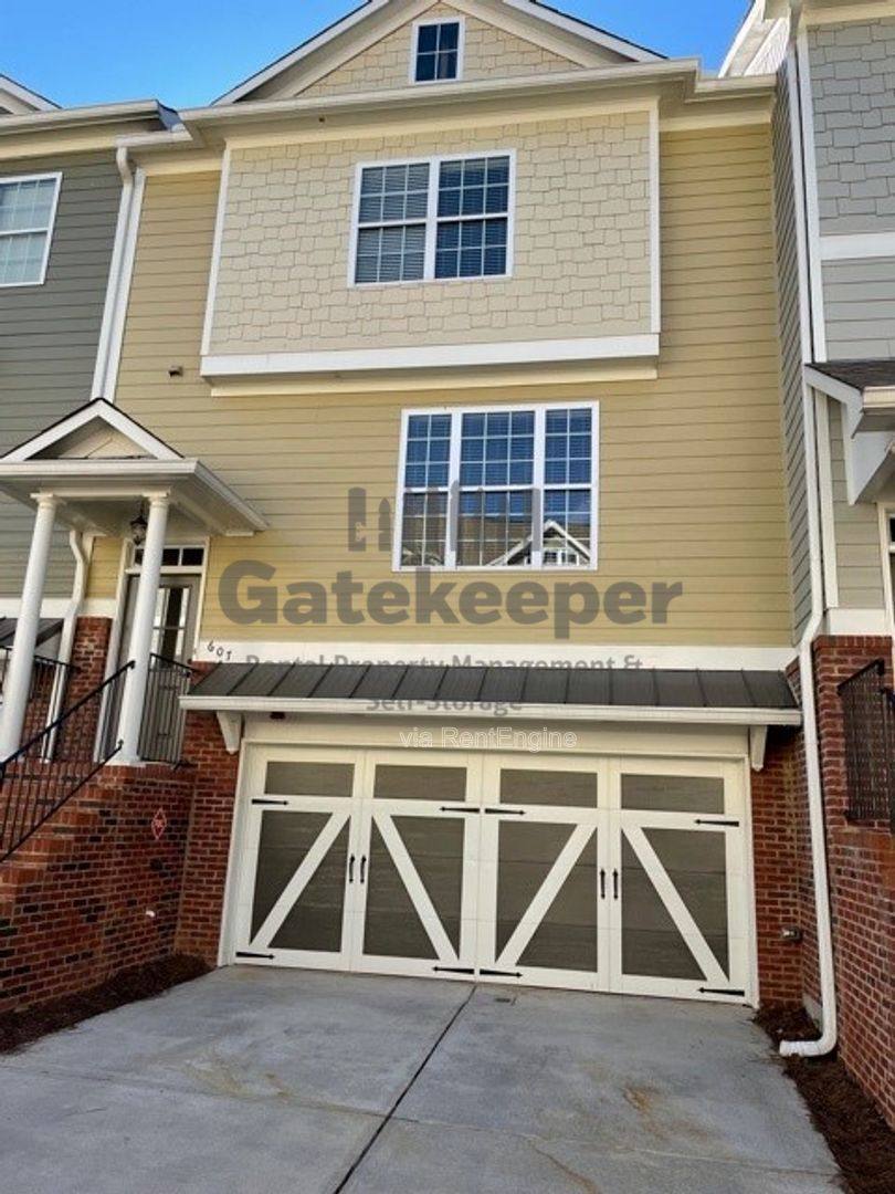 Townhouse for rent at 607 Lexington Village, Peachtree City, GA 30269