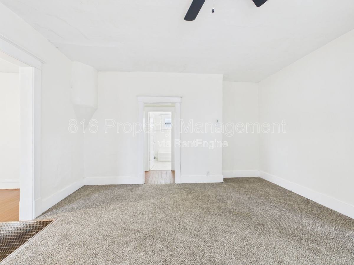 Apartment for rent at 411 Main St, Osawatomie, KS 66064