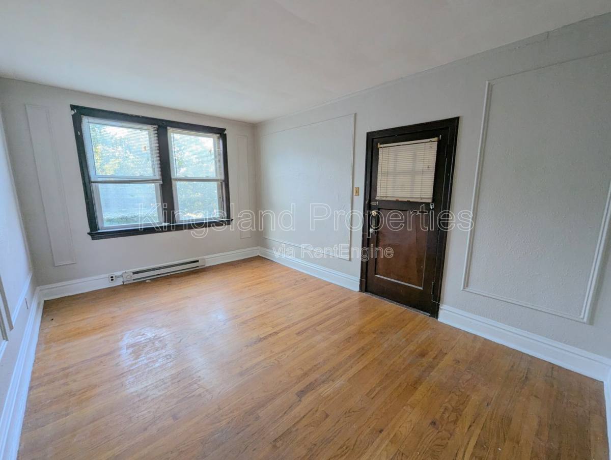 Apartment for rent at 3862 S Spring Ave #3E, Saint Louis, MO 63116