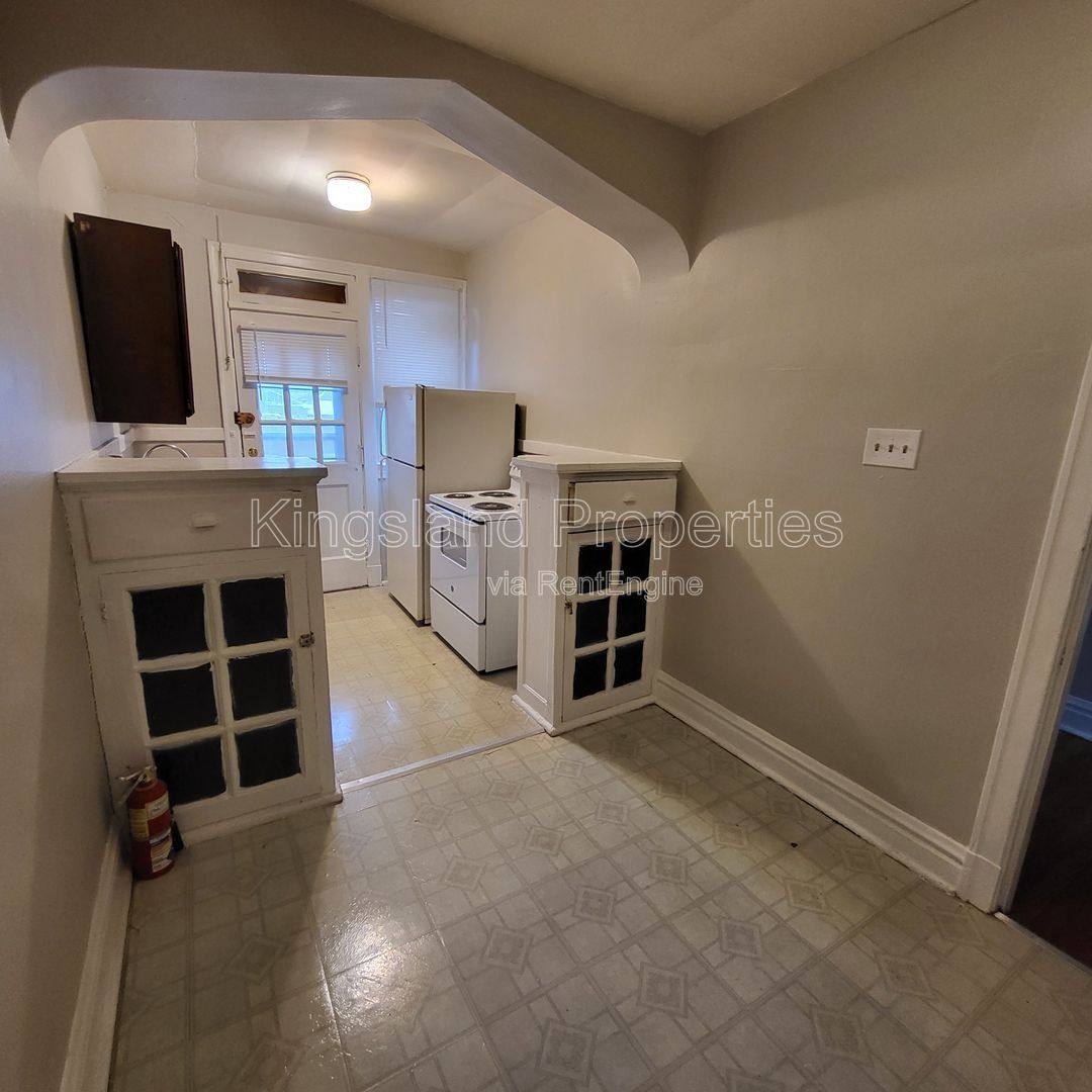 Apartment for rent at 3862 S Spring Ave #3E, Saint Louis, MO 63116
