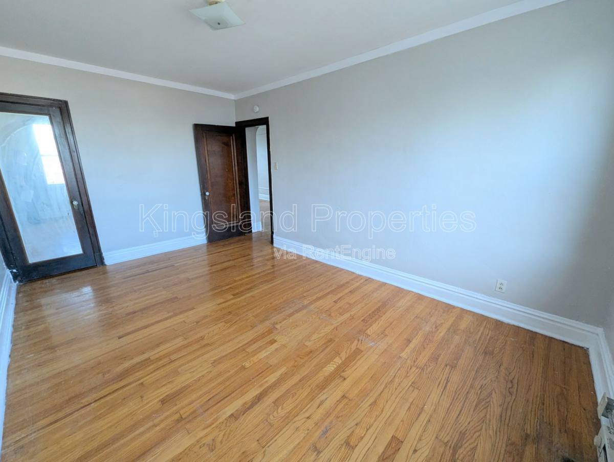 Apartment for rent at 3862 S Spring Ave #3E, Saint Louis, MO 63116
