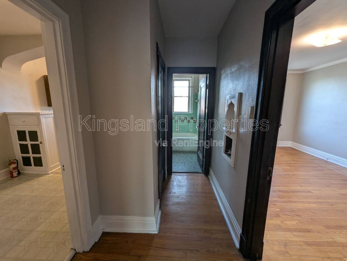 Apartment for rent at 3862 S Spring Ave #3E, Saint Louis, MO 63116