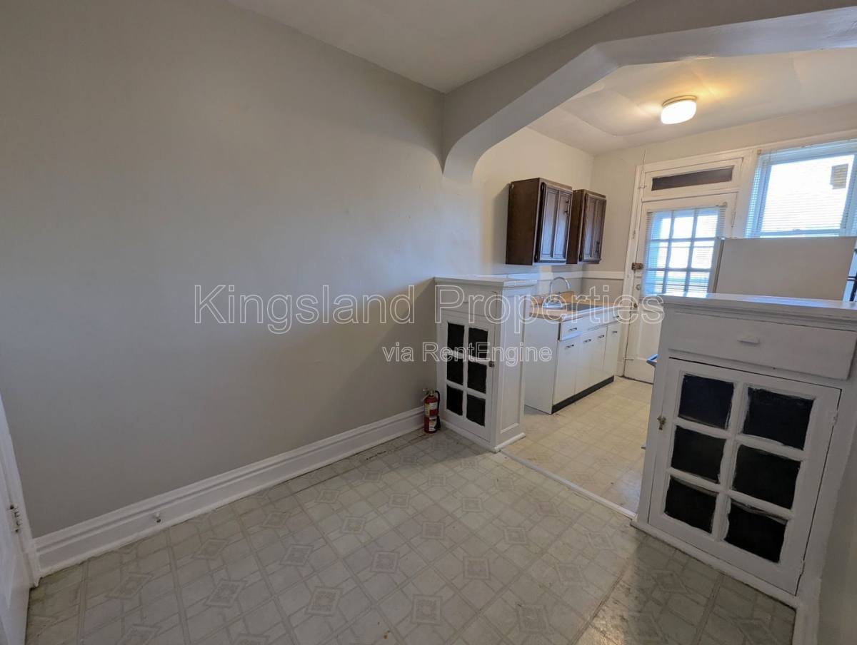 Apartment for rent at 3862 S Spring Ave #3E, Saint Louis, MO 63116