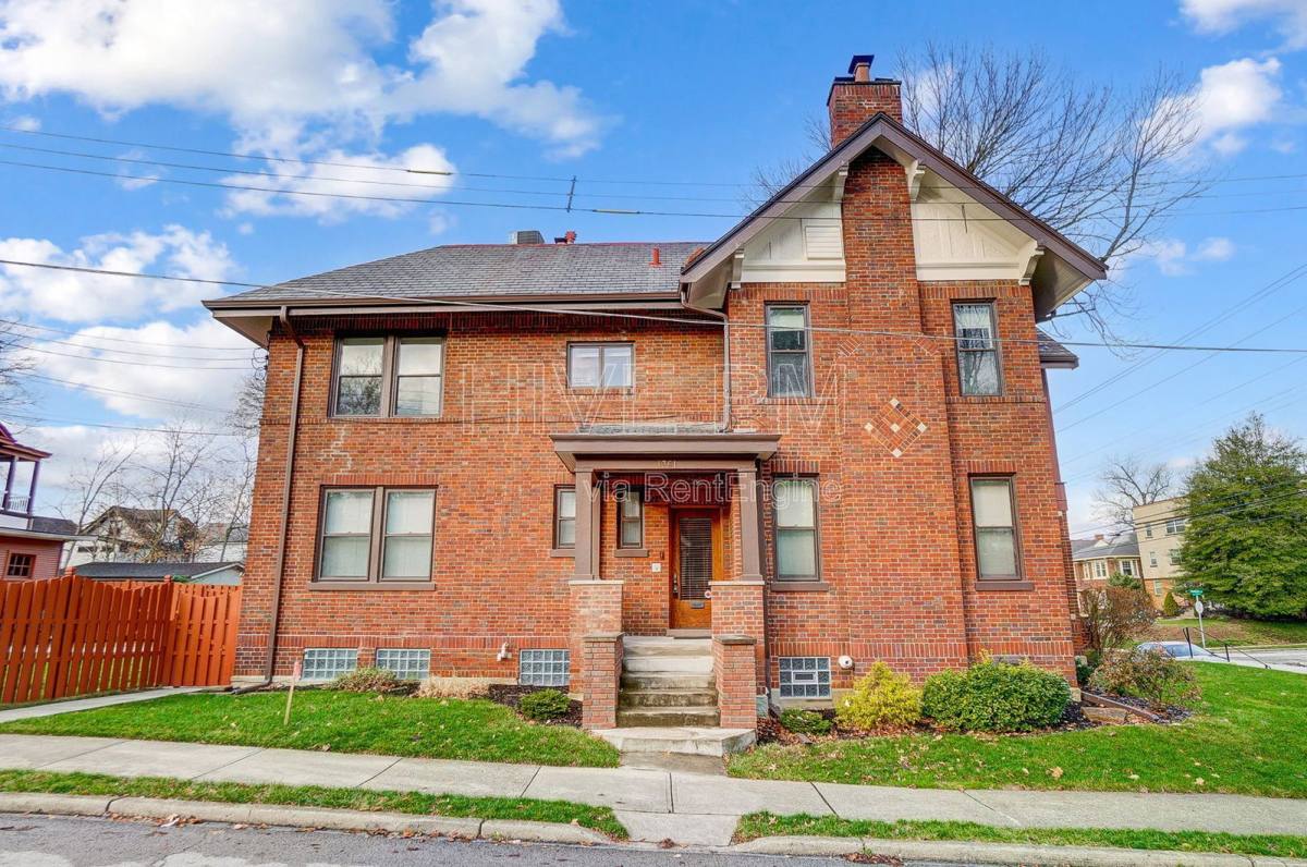 Apartment for rent at 2881 Observatory Ave #2, Cincinnati, OH 45208