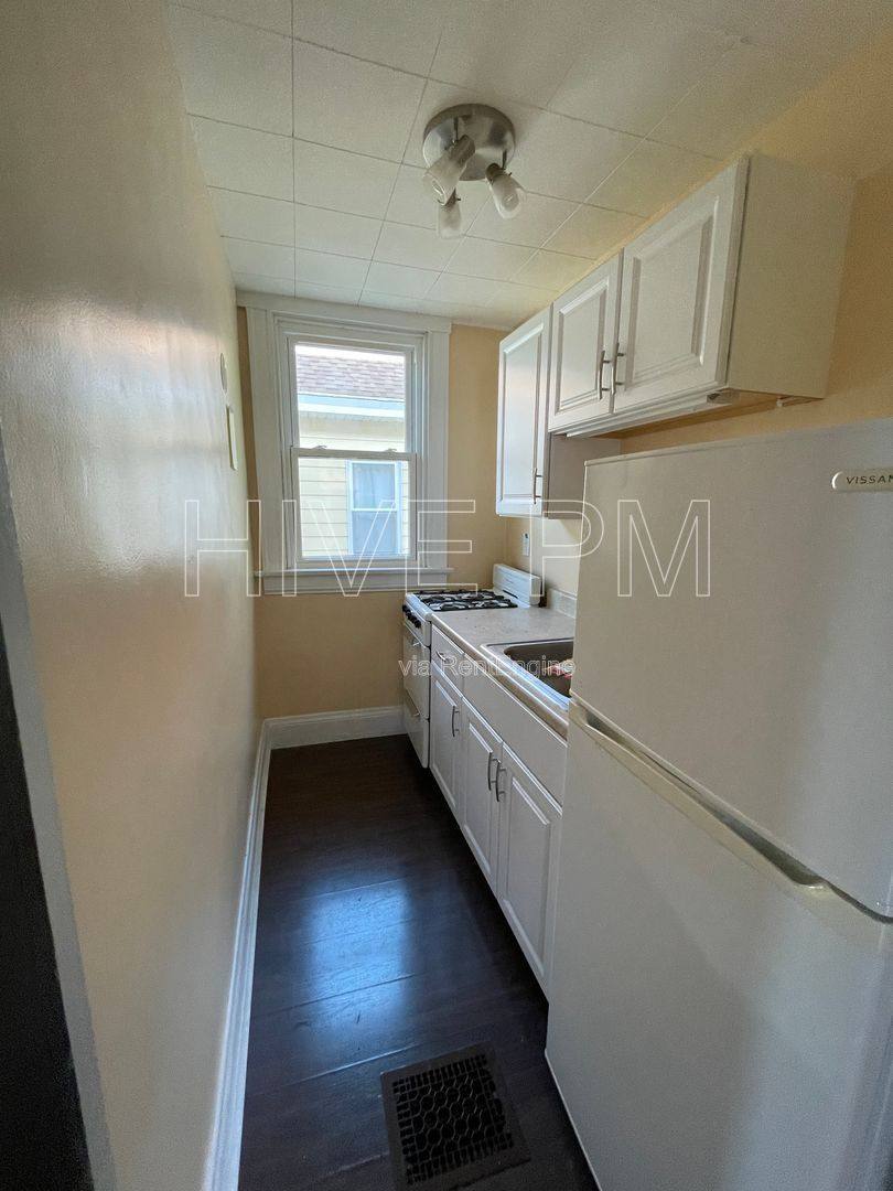 Apartment for rent at 2418 Robertson Ave #2, Cincinnati, OH 45212