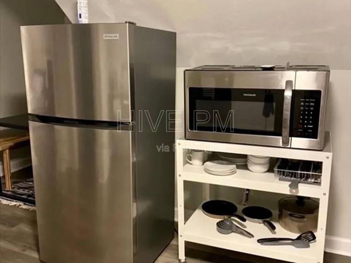 Apartment for rent at 2033 Maple Ave #4, Cincinnati, OH 45212