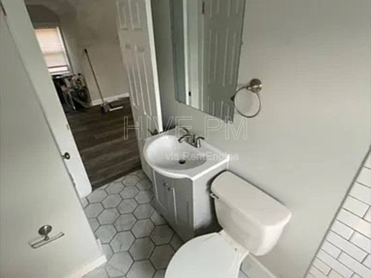 Apartment for rent at 2033 Maple Ave #4, Cincinnati, OH 45212