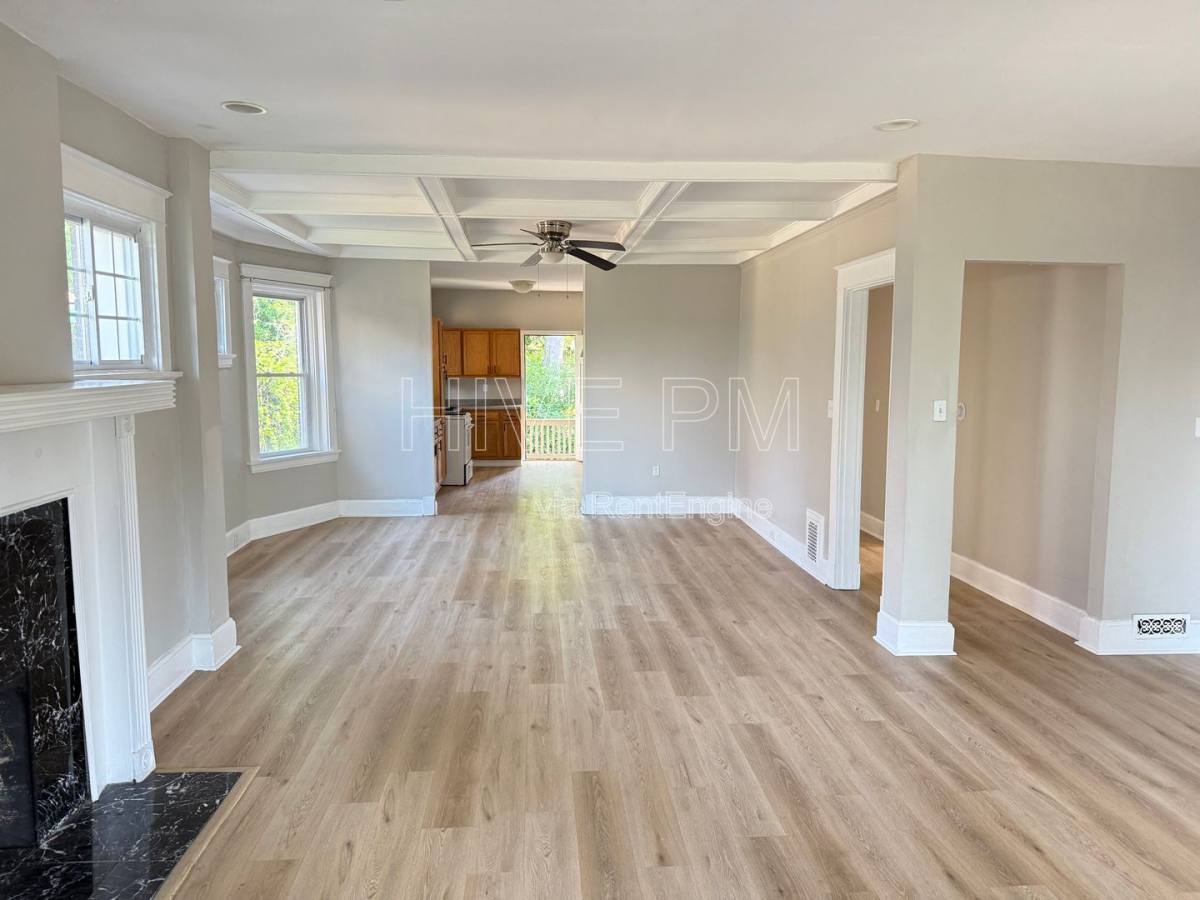 Apartment for rent at 611 E Mitchell Ave #2, Cincinnati, OH 45229