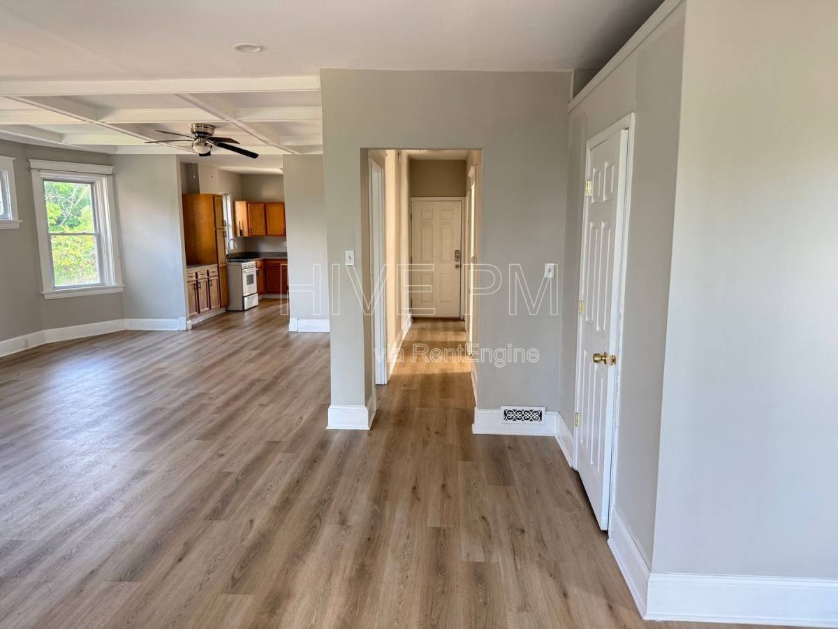 Apartment for rent at 611 E Mitchell Ave #2, Cincinnati, OH 45229