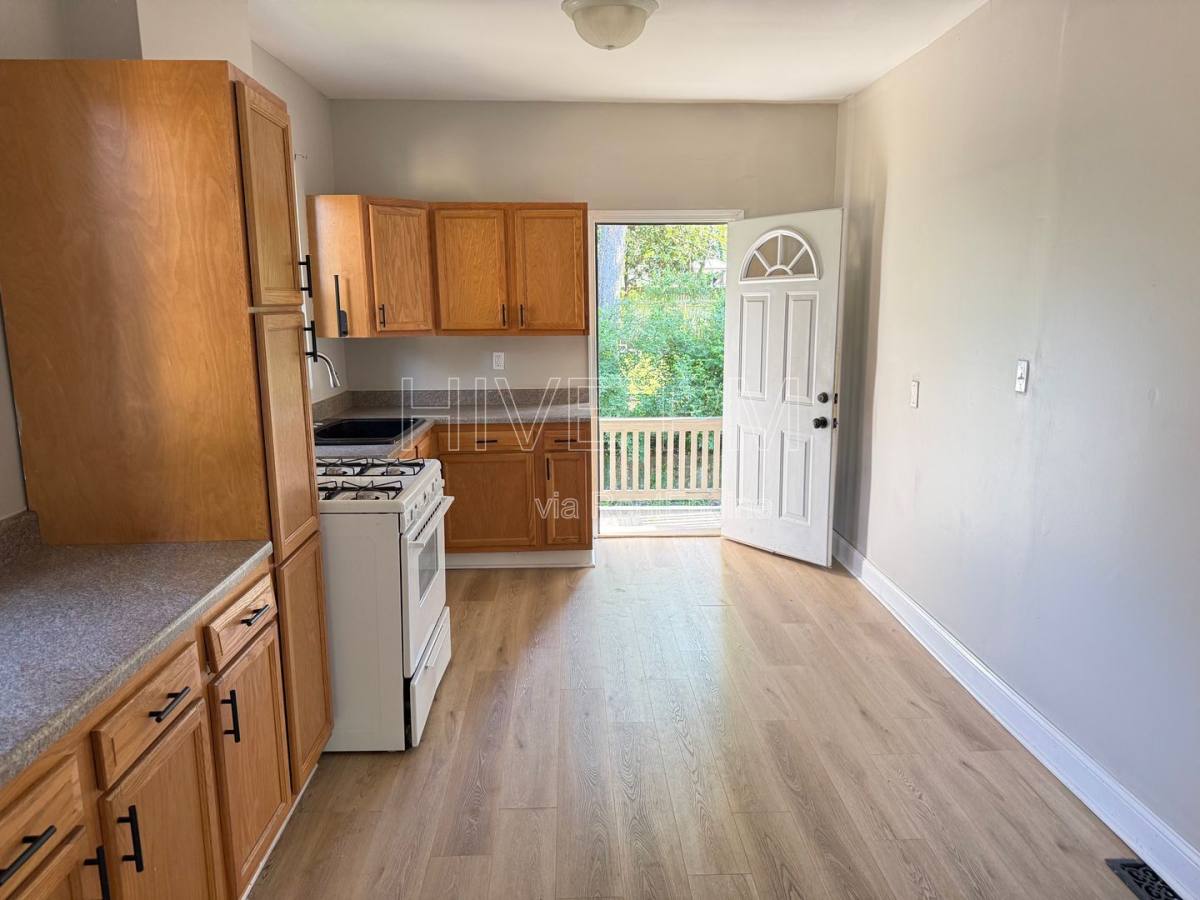 Apartment for rent at 611 E Mitchell Ave #2, Cincinnati, OH 45229