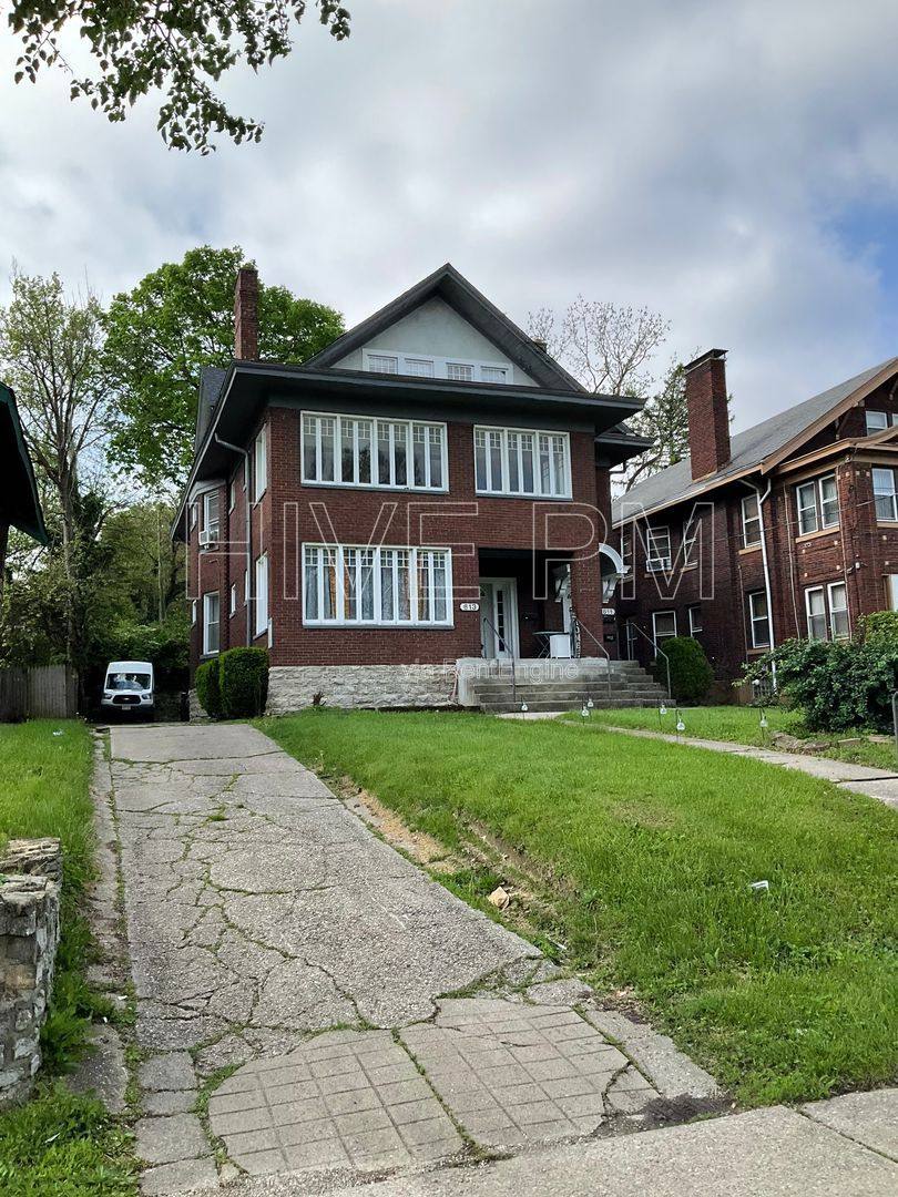 Apartment for rent at 611 E Mitchell Ave #2, Cincinnati, OH 45229