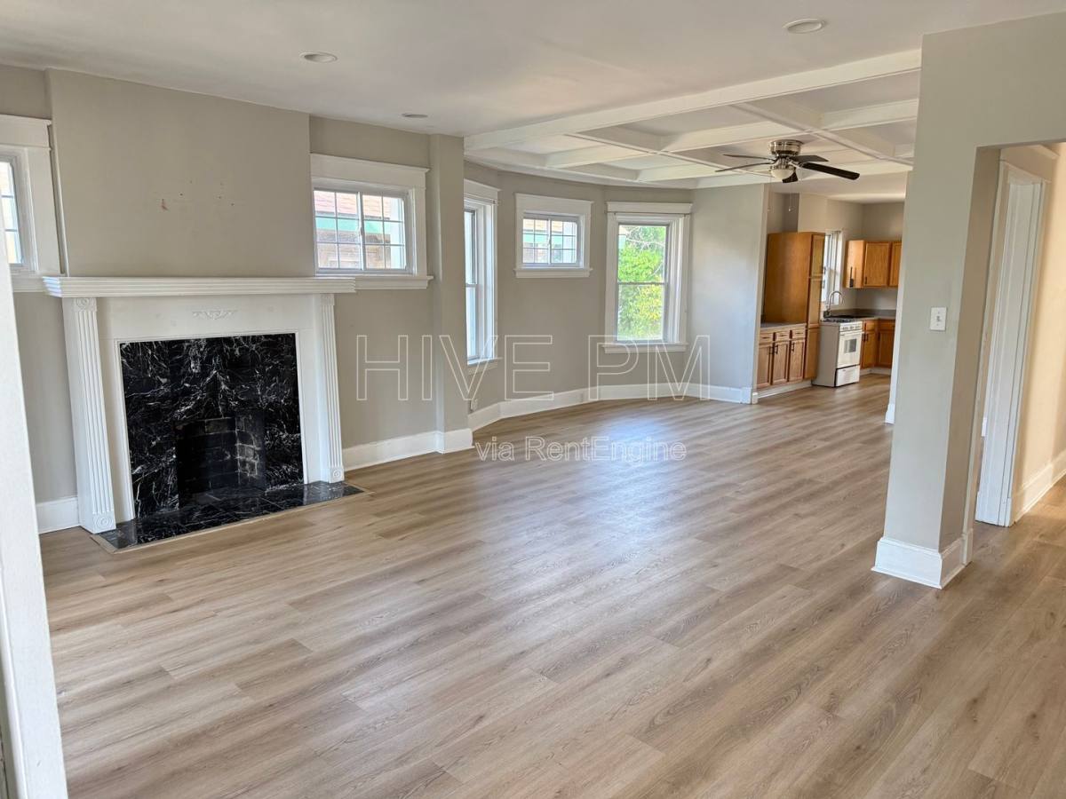Apartment for rent at 611 E Mitchell Ave #2, Cincinnati, OH 45229