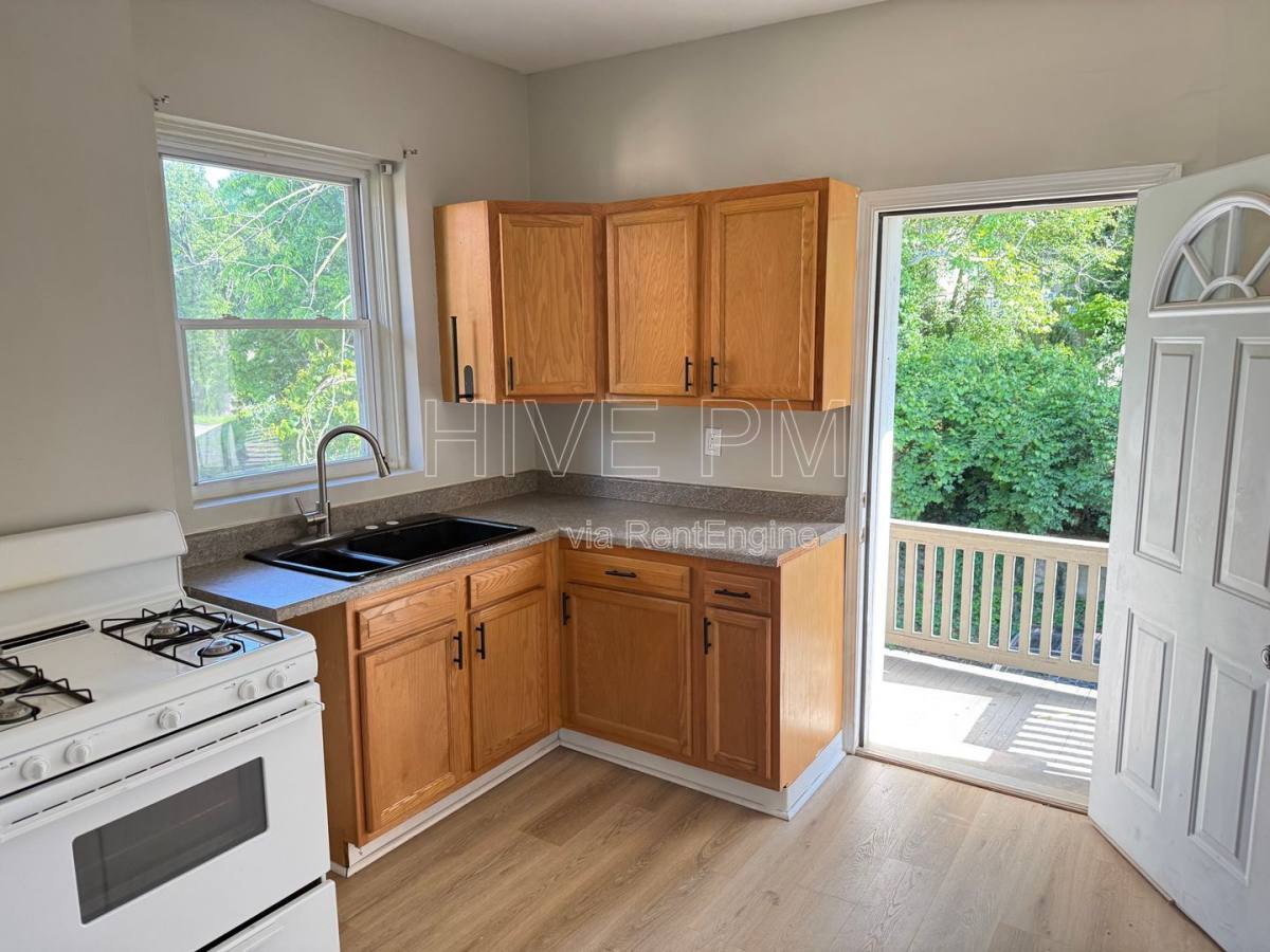 Apartment for rent at 611 E Mitchell Ave #2, Cincinnati, OH 45229