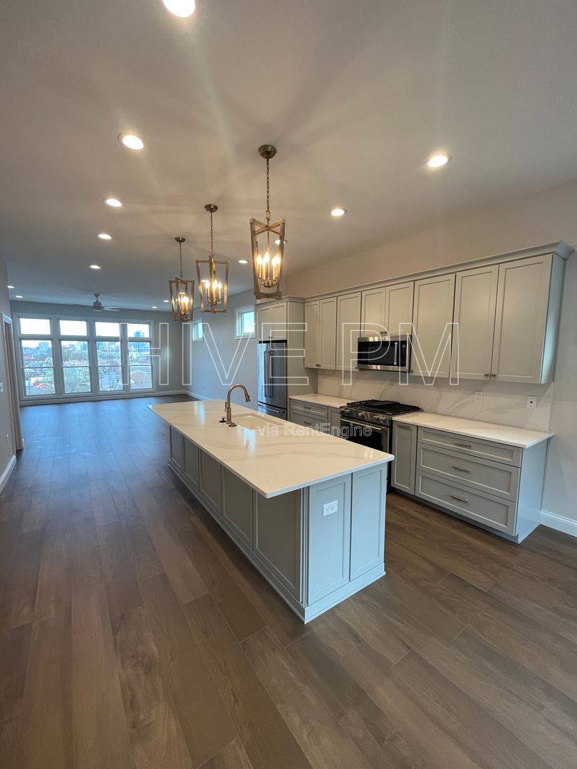 Townhouse for rent at 140 W 13th St, Newport, KY 41071