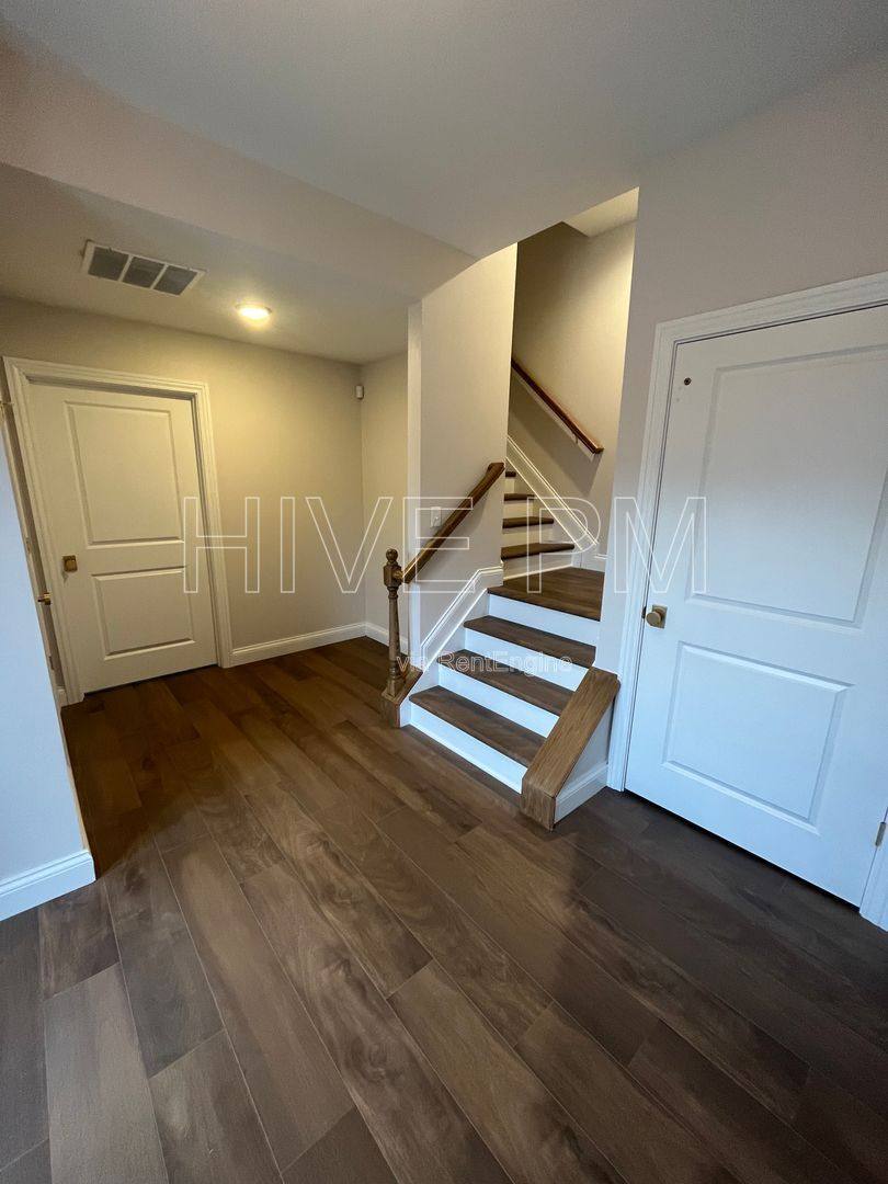 Townhouse for rent at 140 W 13th St, Newport, KY 41071