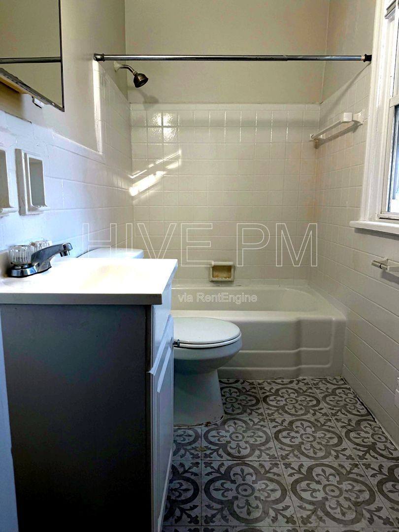 Apartment for rent at 2108 Auburn Ave #6, Cincinnati, OH 45219