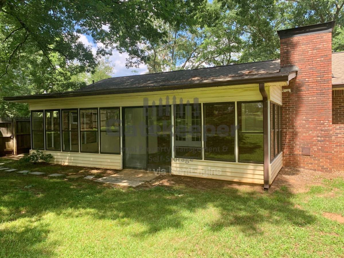 House for rent at 216 Ginger Cake Rd, Fayetteville, GA 30214
