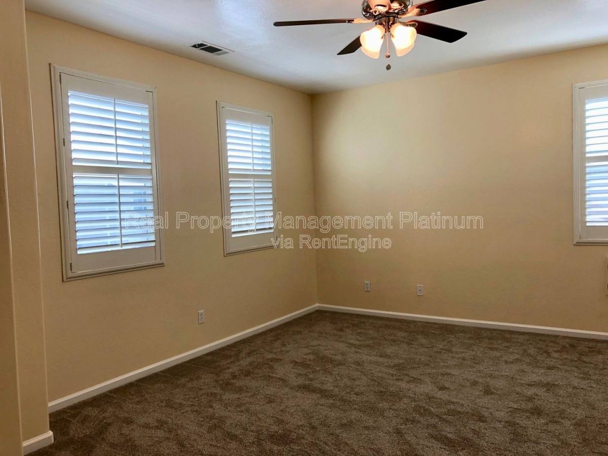 House for rent at 4437 W Pinsapo Dr, Fresno, CA 93722