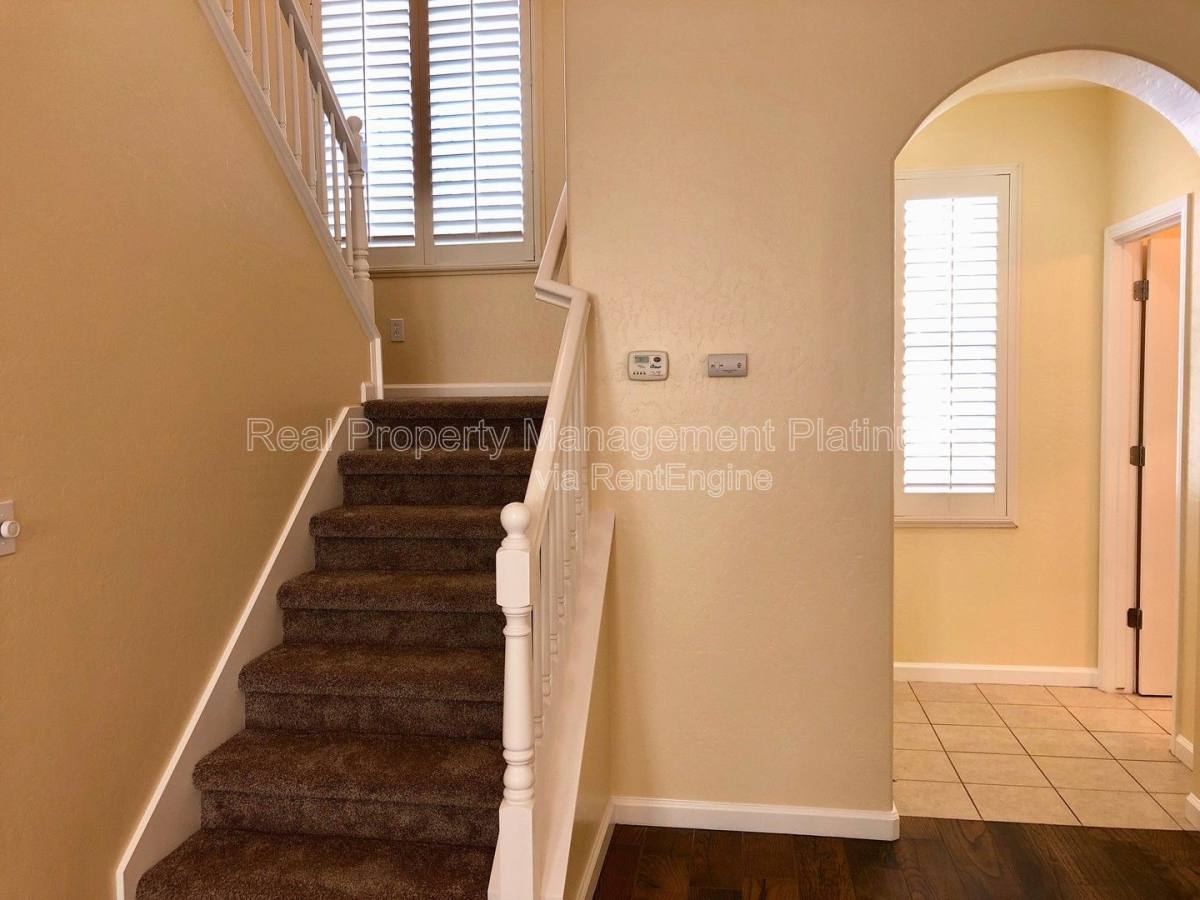 House for rent at 4437 W Pinsapo Dr, Fresno, CA 93722