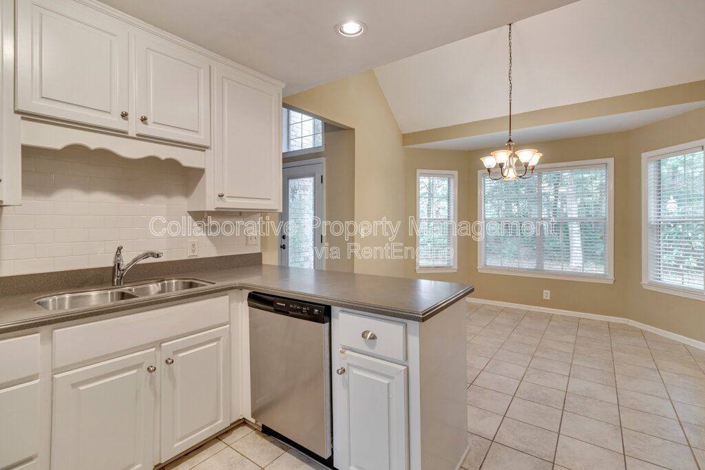House for rent at 24 Dover Dr, Richmond Hill, GA 31324