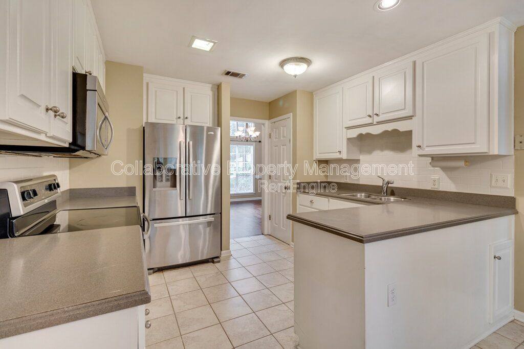House for rent at 24 Dover Dr, Richmond Hill, GA 31324