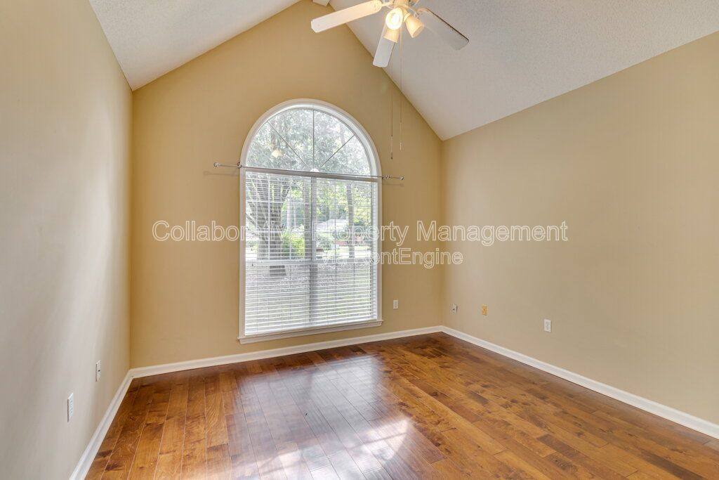 House for rent at 24 Dover Dr, Richmond Hill, GA 31324