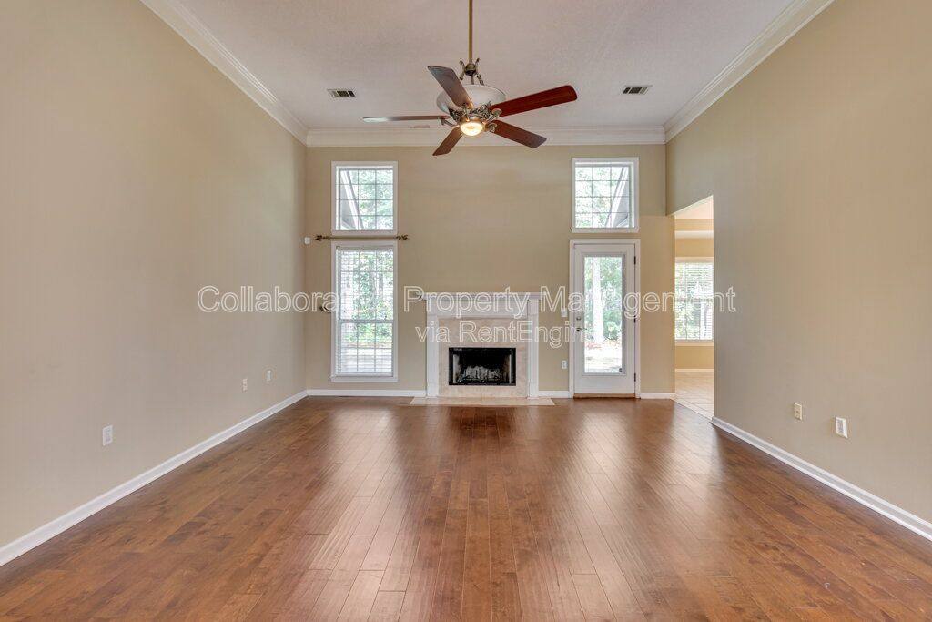 House for rent at 24 Dover Dr, Richmond Hill, GA 31324